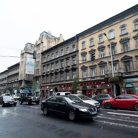 Ideal New In The Center Daire Budapeşte